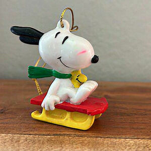 Vintage Peanuts Snoopy‎ & Woodstock Sledding Christmas Ornament